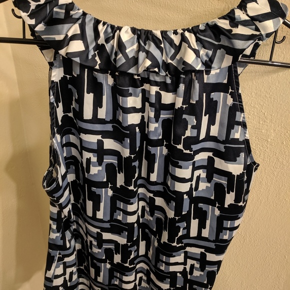 Sleeveless blouse - Picture 3 of 3